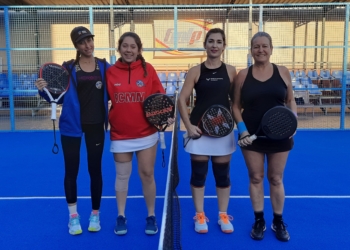 Imagen de las duplas que disputaron la final de la 1ª Femenina, siendo el triunfo para María Martínez y Carmen Bassets.